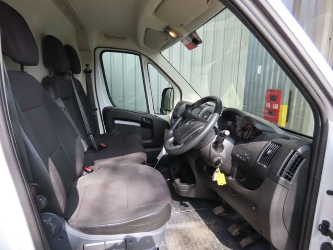 2025 Vauxhall Movano