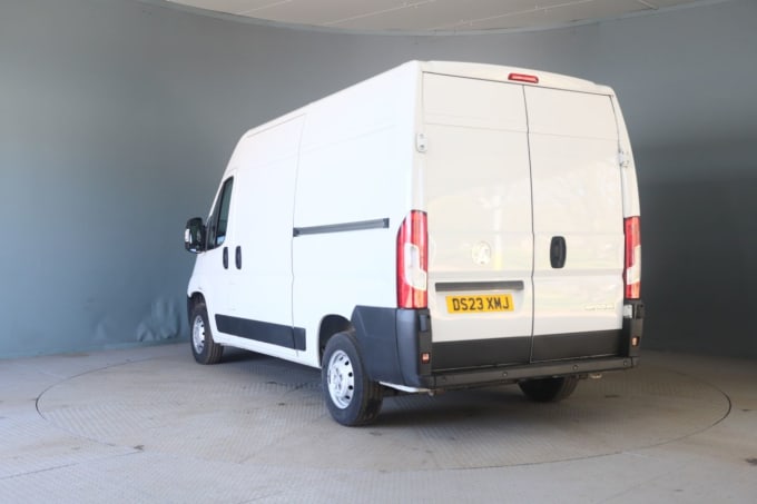 2025 Vauxhall Movano