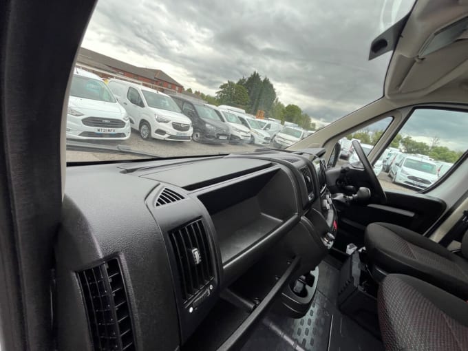 2025 Vauxhall Movano