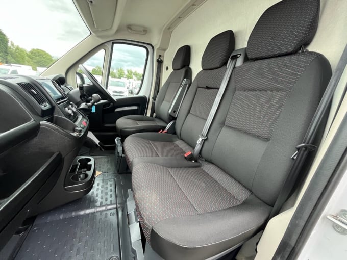 2025 Vauxhall Movano