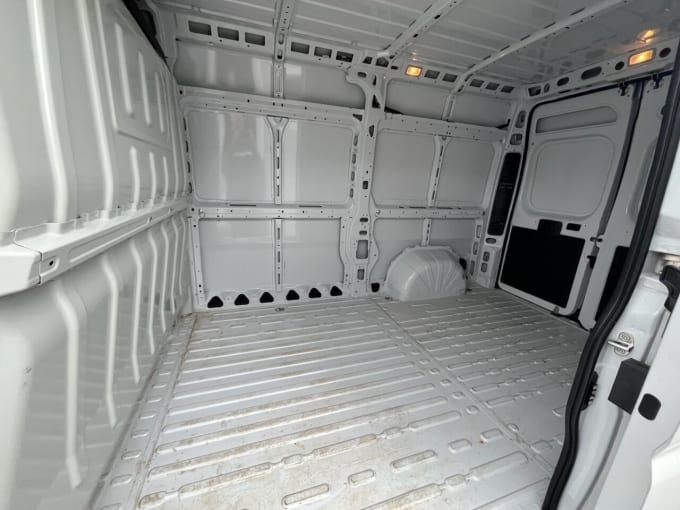 2025 Vauxhall Movano