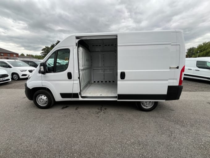 2025 Vauxhall Movano