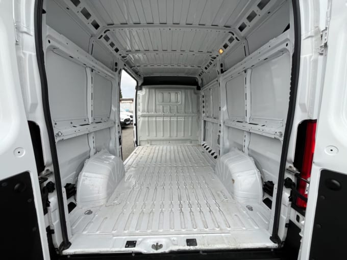 2025 Vauxhall Movano