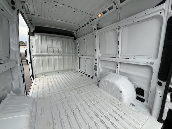 2025 Vauxhall Movano