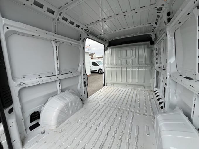 2025 Vauxhall Movano