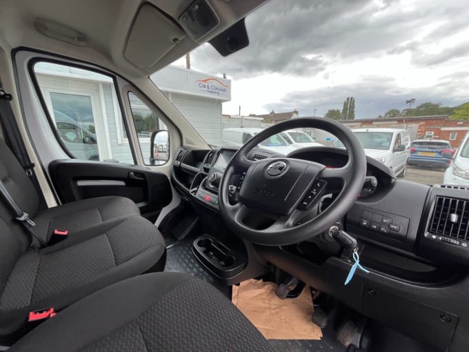 2025 Vauxhall Movano