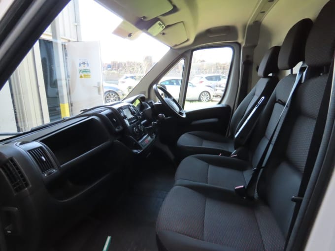 2025 Vauxhall Movano
