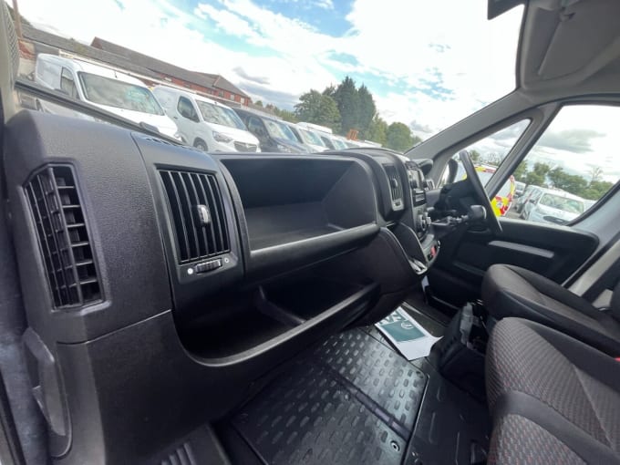 2025 Vauxhall Movano