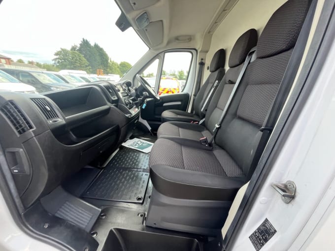 2025 Vauxhall Movano