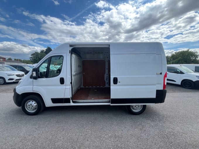 2025 Vauxhall Movano
