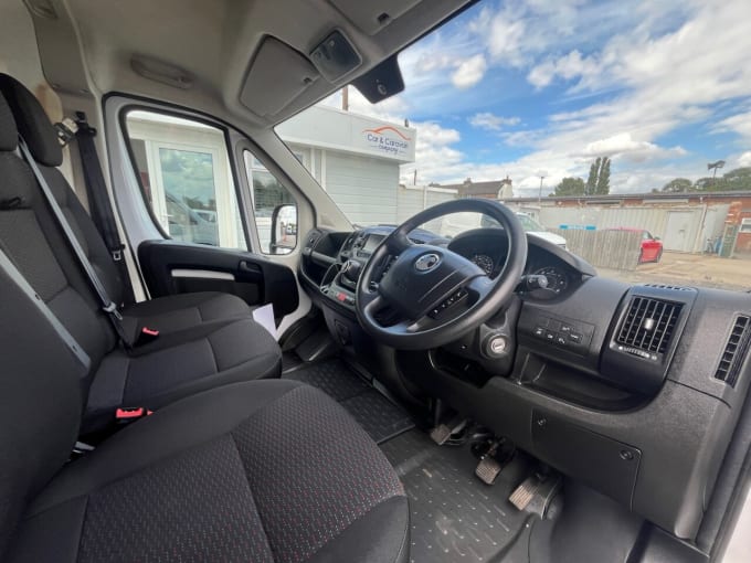 2025 Vauxhall Movano