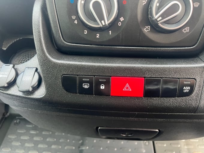 2025 Vauxhall Movano