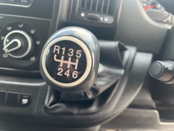 2025 Vauxhall Movano