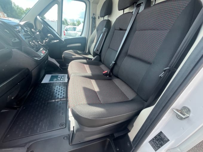 2025 Vauxhall Movano