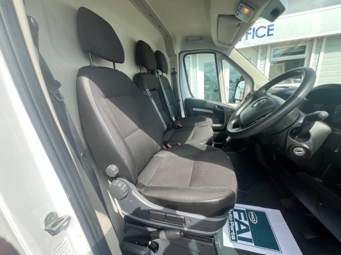 2025 Vauxhall Movano