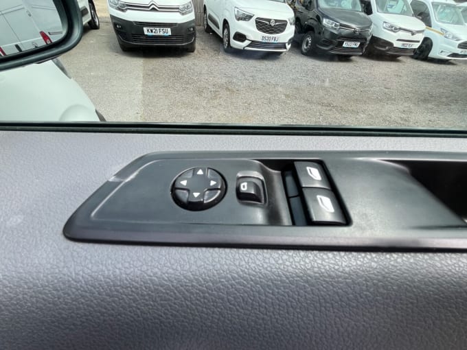 2025 Vauxhall Vivaro