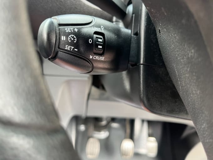 2025 Vauxhall Vivaro