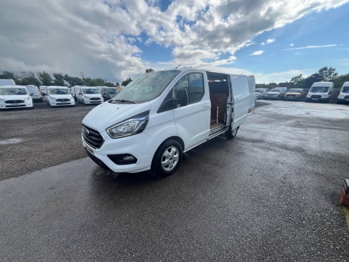 2025 Ford Transit Custom