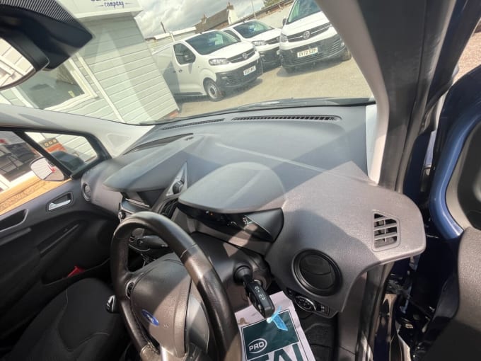 2025 Ford Transit Courier