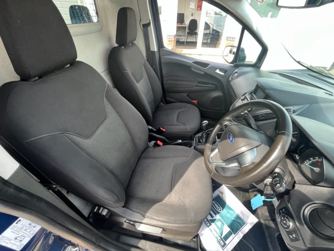 2025 Ford Transit Courier