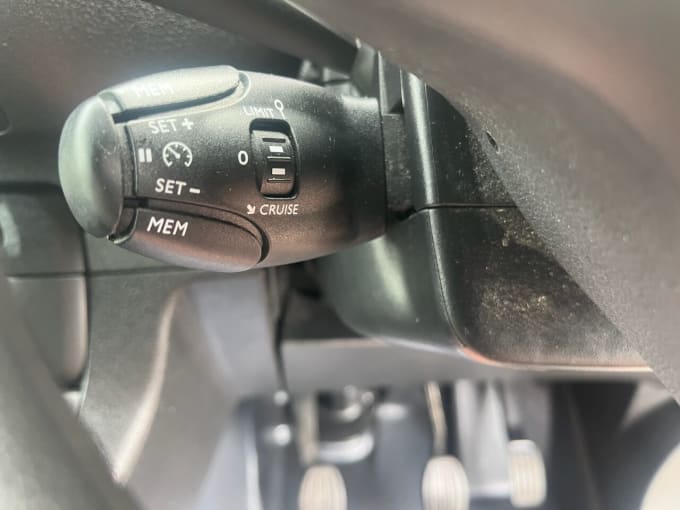 2025 Vauxhall Vivaro