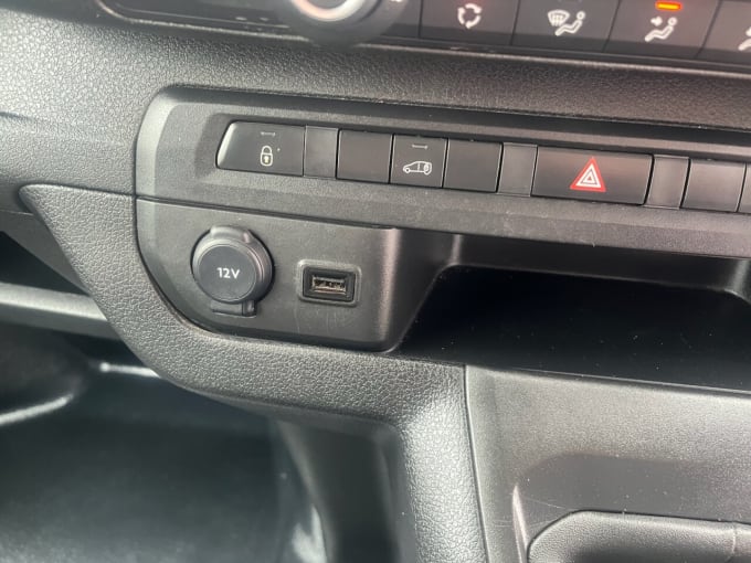 2025 Peugeot Expert