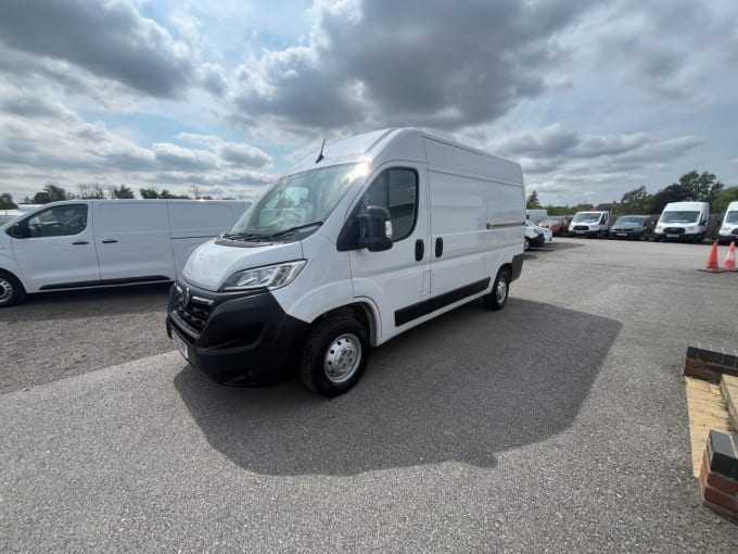 2025 Vauxhall Movano