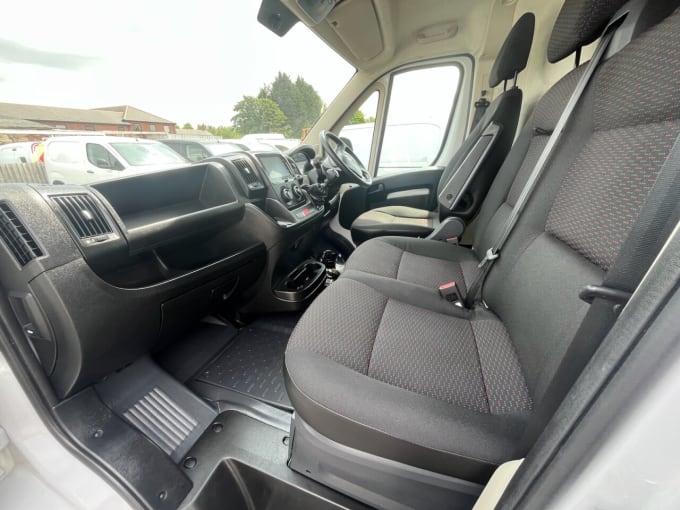 2025 Vauxhall Movano