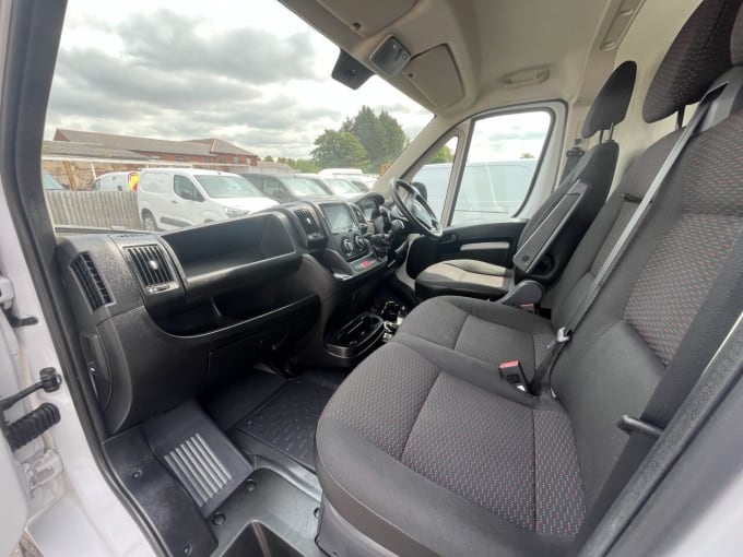 2025 Vauxhall Movano