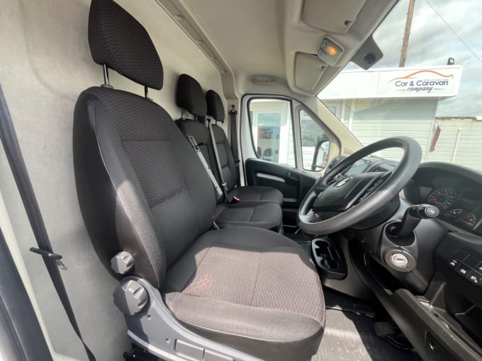 2025 Vauxhall Movano