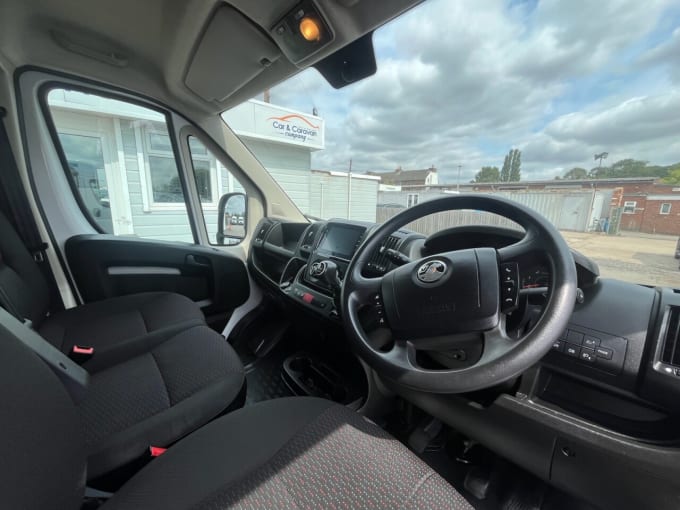 2025 Vauxhall Movano