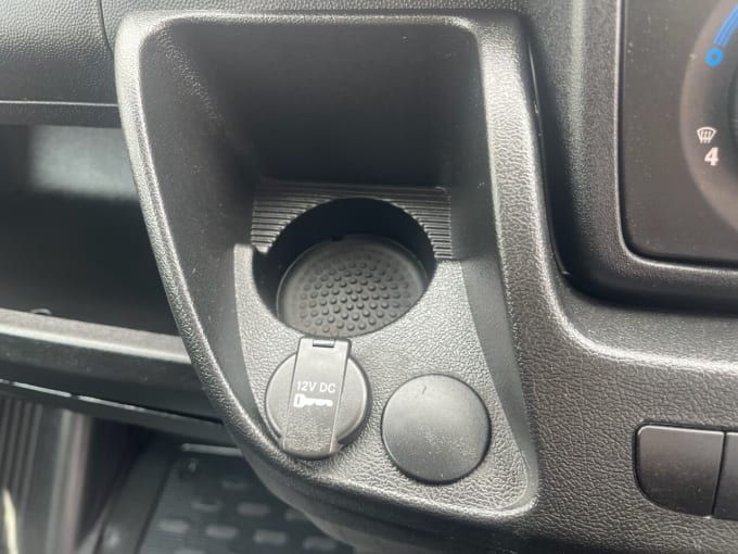 2025 Vauxhall Movano