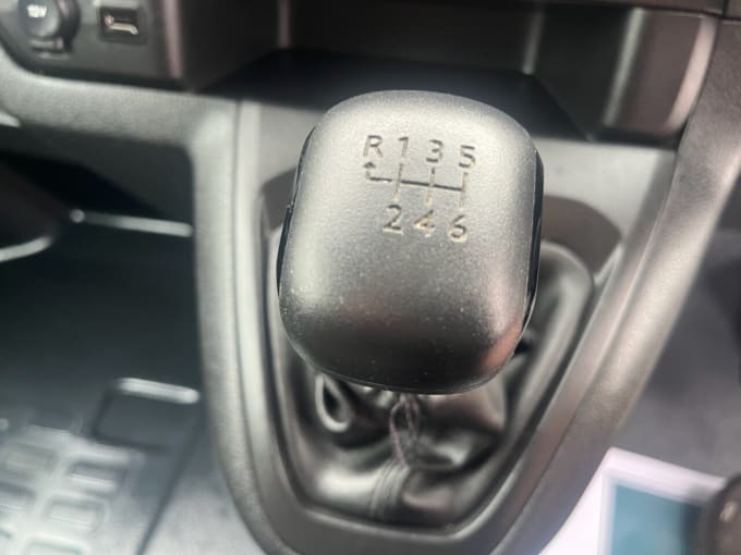 2025 Vauxhall Vivaro