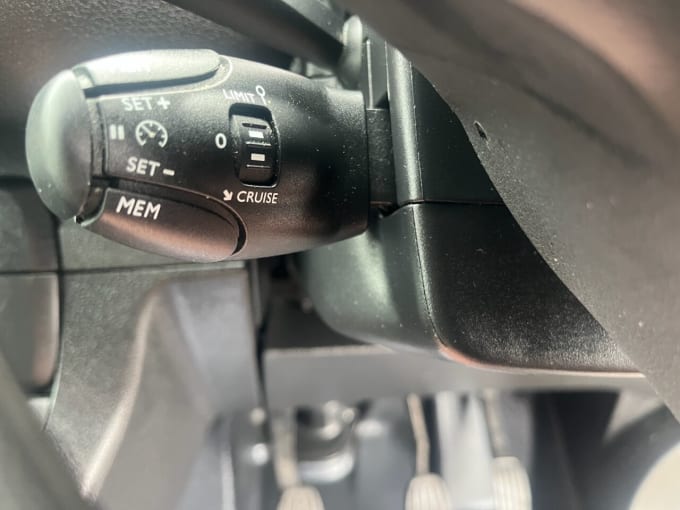 2025 Vauxhall Vivaro