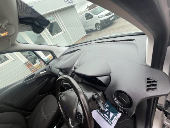 2025 Ford Transit Courier