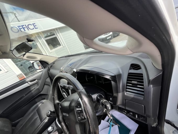 2025 Isuzu D-max