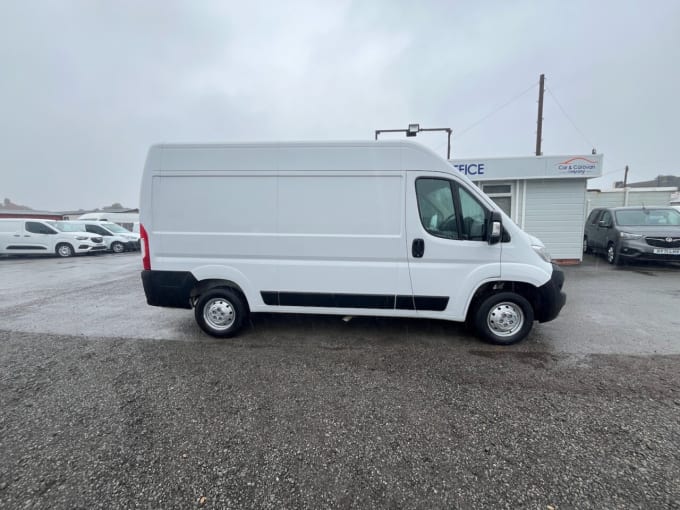 2025 Vauxhall Movano