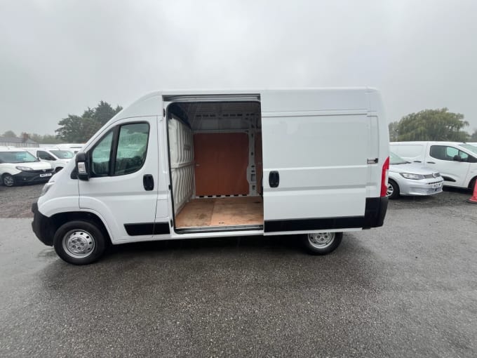 2025 Vauxhall Movano