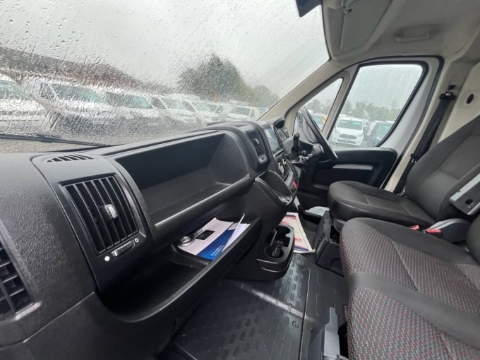 2025 Vauxhall Movano