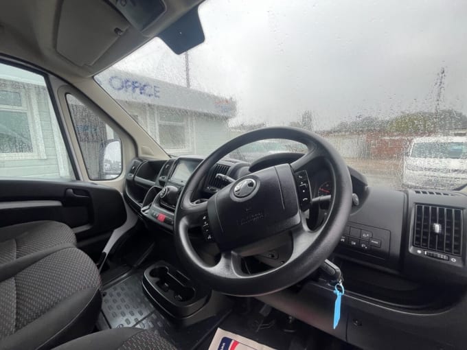 2025 Vauxhall Movano