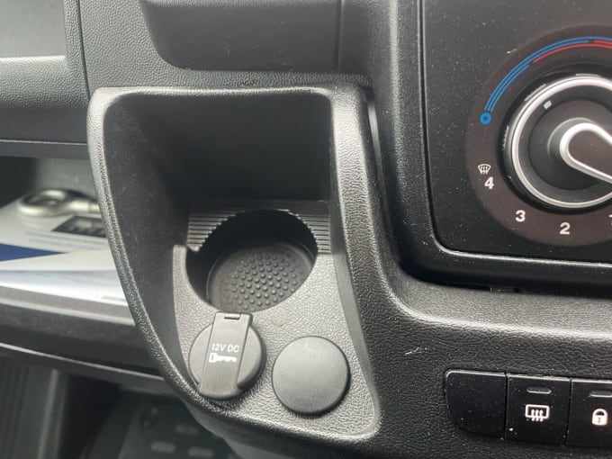 2025 Vauxhall Movano