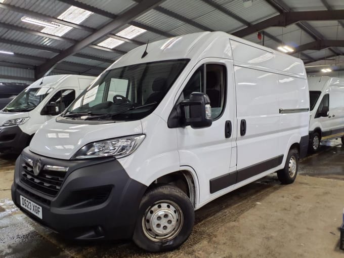 2025 Vauxhall Movano