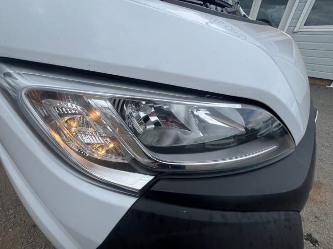 2025 Vauxhall Movano