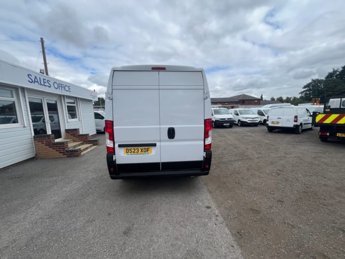 2025 Vauxhall Movano