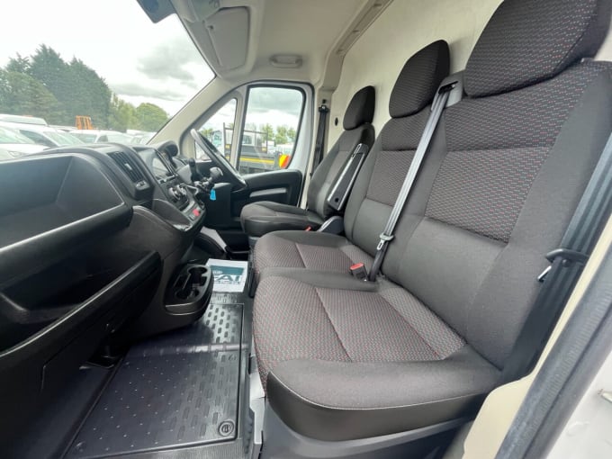 2025 Vauxhall Movano