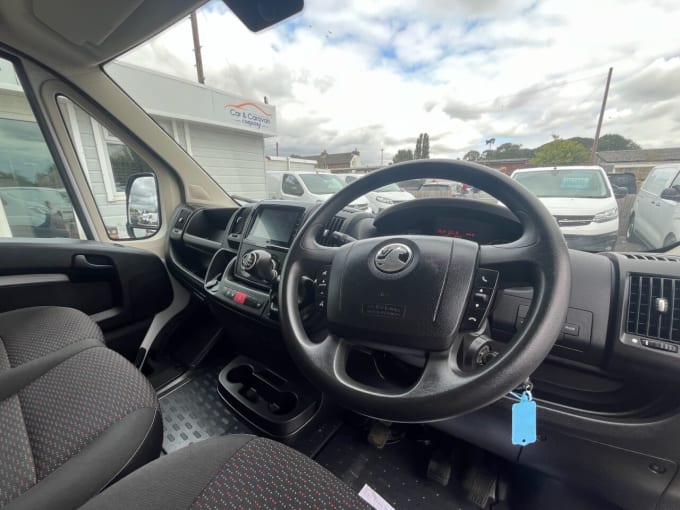 2025 Vauxhall Movano