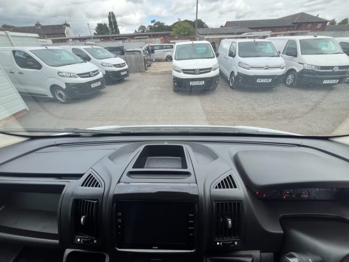2025 Vauxhall Movano