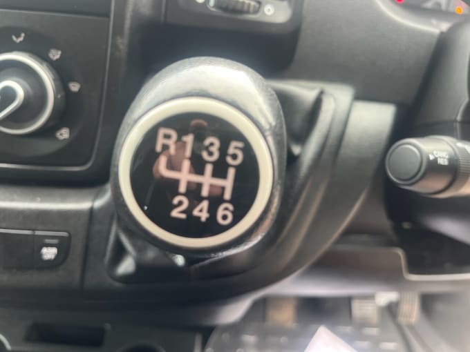 2025 Vauxhall Movano