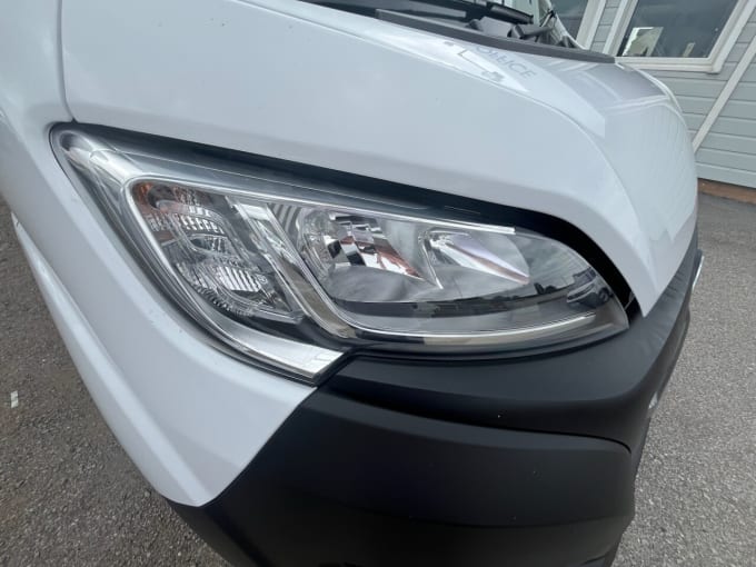 2025 Vauxhall Movano