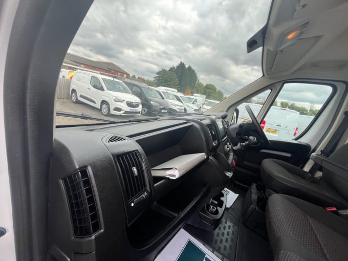 2025 Vauxhall Movano